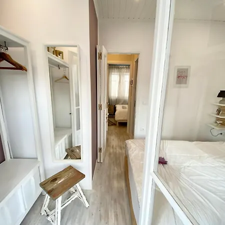Holiday home Apollo House *